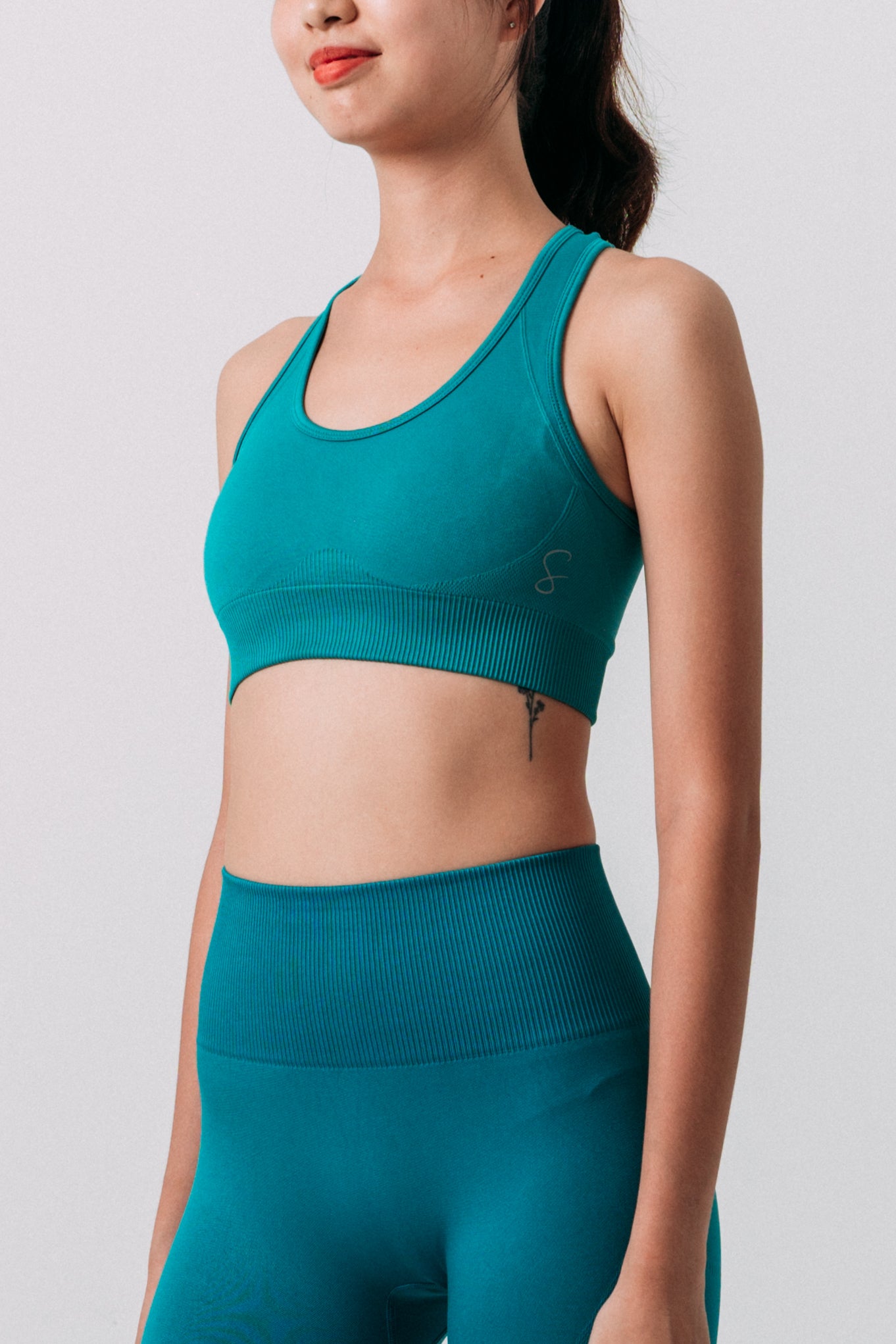 Turquoise Callie Seamless Sports Bra – SWEATXY ACTIVEWEAR